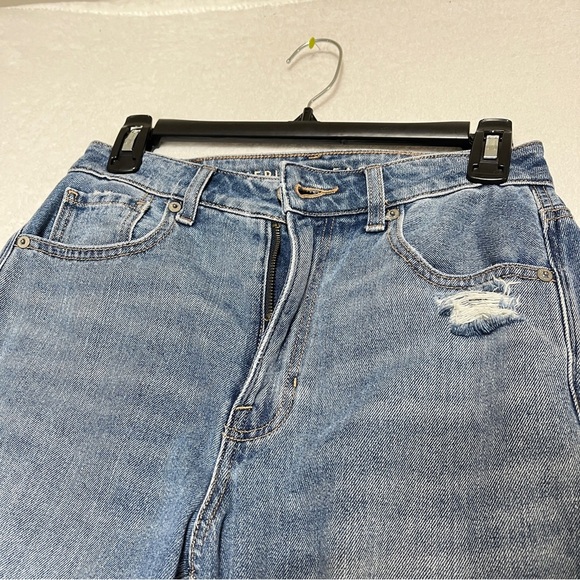 American Eagle Women's Comfort Stretch Waistband Distressed Mom Jean Size 2 Reg. - Picture 4 of 16